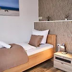 Maximo 2* Pinneberg